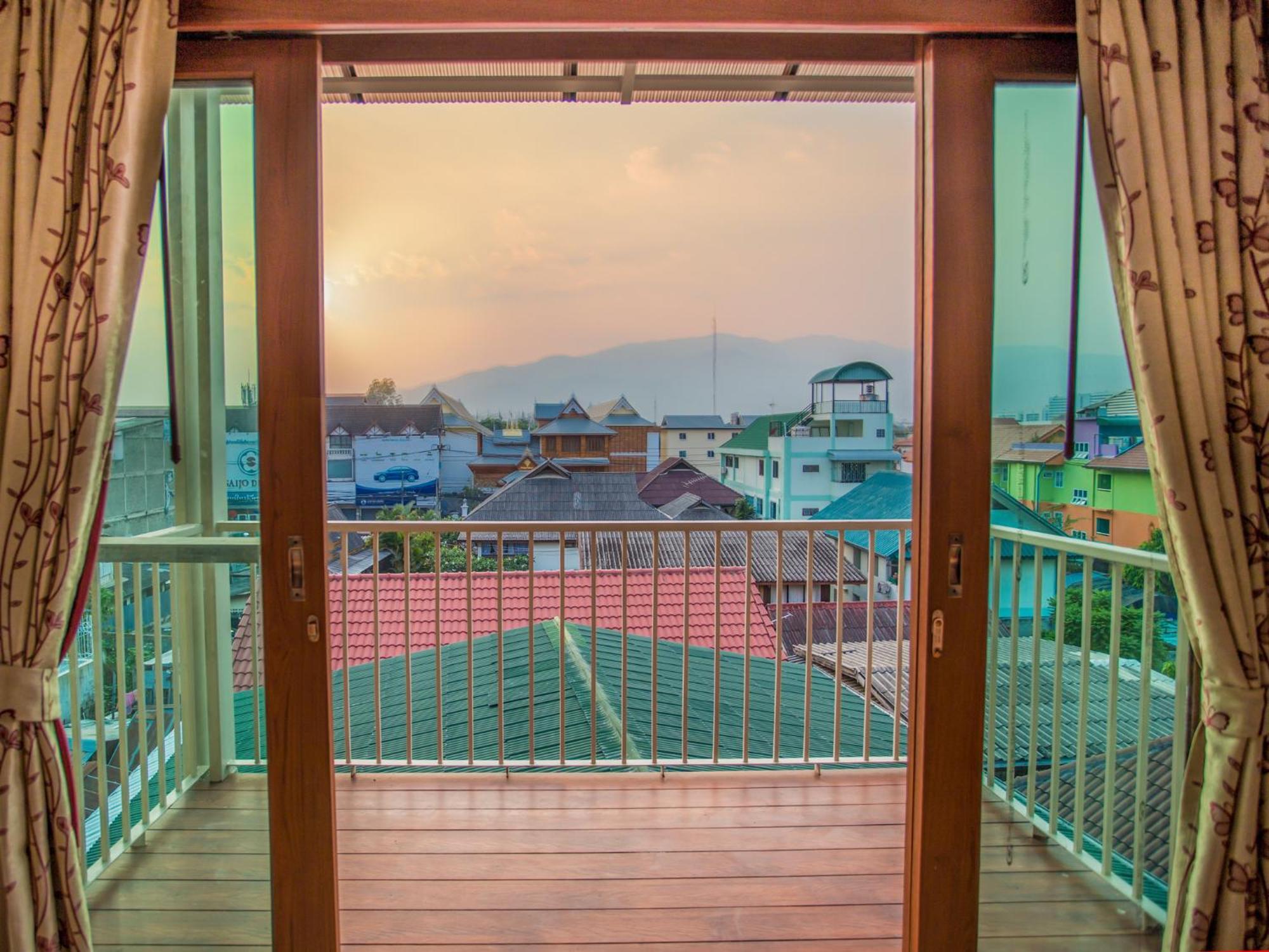 Rendezvous Classic House Chiang Mai Bagian luar foto